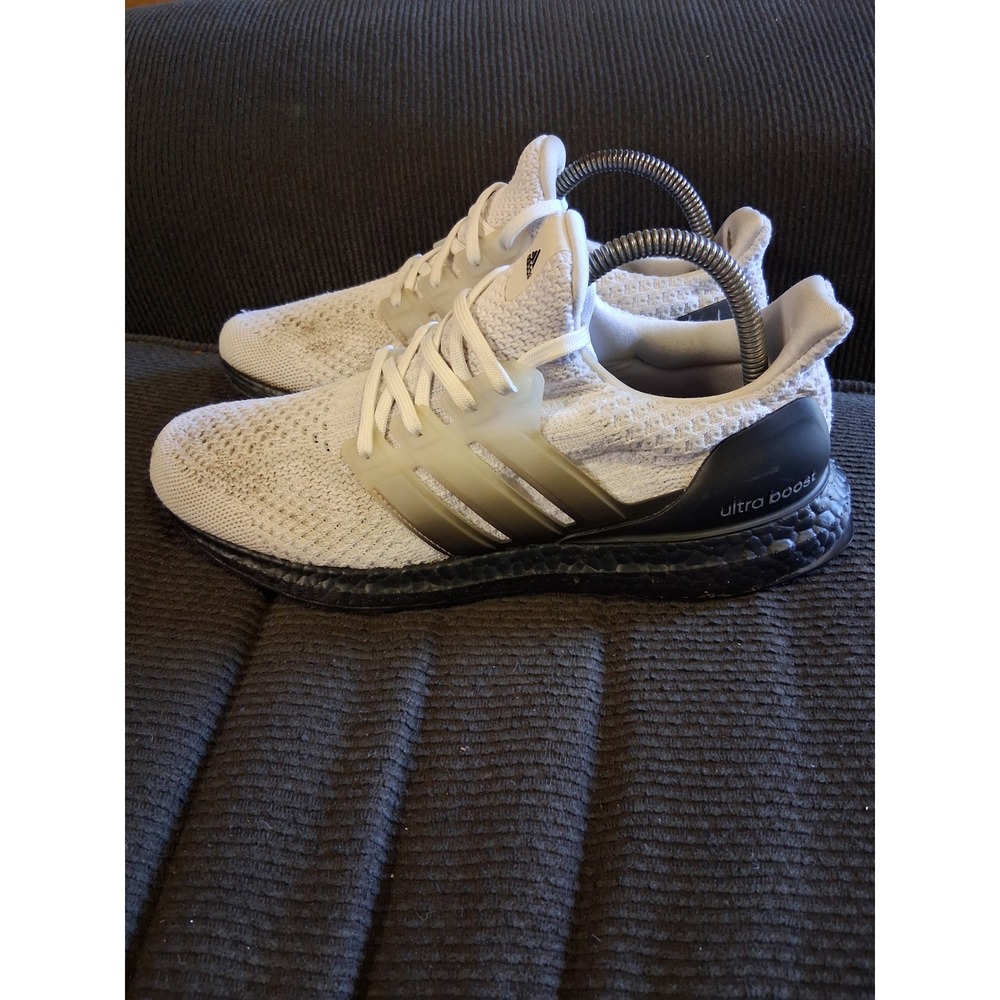 Adidas Ultraboost 5.0 DNA Mens Running Shoes White Black H01013 Size 7.5